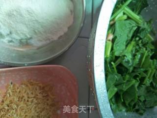 菠菜虾皮汤的做法步骤：1