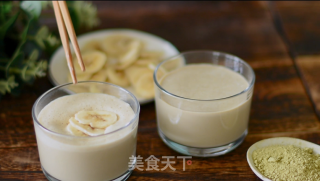 浓而不腻的香蕉抹茶奶昔的做法步骤：3