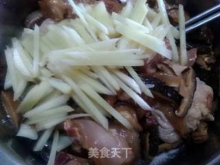 子姜冬菇蒸鸡的做法步骤：3