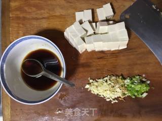 香辣豆腐块的做法步骤：1