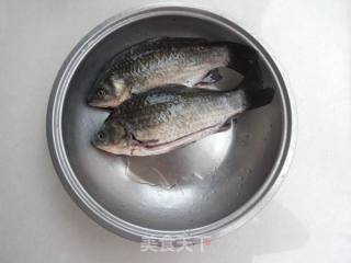 木瓜鲫鱼汤的做法步骤：1
