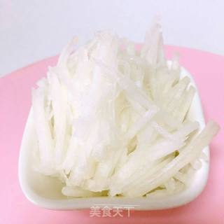 宝宝辅食分享:白萝卜丝虾皮汤的做法步骤：2