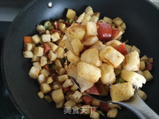 炒馒头丁的做法步骤：12
