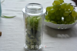 芹菜黄瓜葡萄汁的做法步骤：4