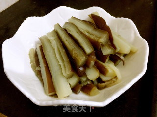 金蒜咸蛋黄油泼茄子的做法步骤：5