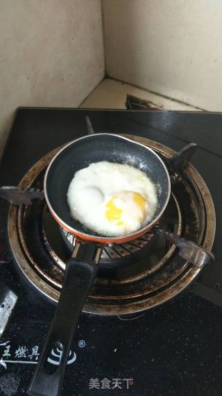 糖醋荷包蛋的做法步骤：1