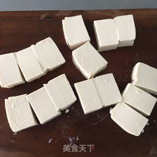 白菜粉丝炖豆腐的做法步骤：2