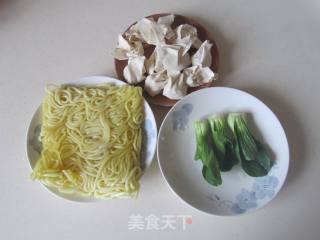 云吞面的做法步骤：1