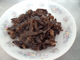 黑木耳拌瓜皮的做法步骤：4