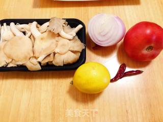 泰式椰汁鸡汤的做法步骤：2