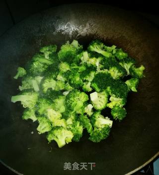 清炒西兰花的做法步骤：4