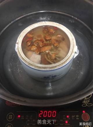 排骨蟹汤炖松茸的做法步骤：4