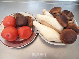 番茄烩双菇的做法步骤：1