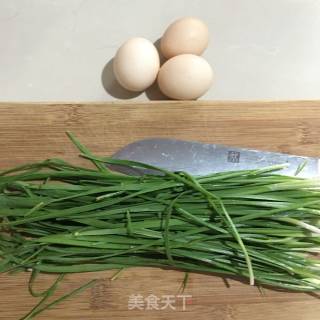 韭菜煎鸡蛋的做法步骤：1