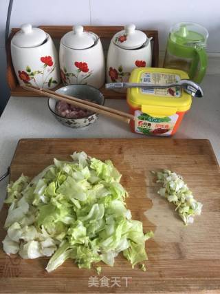 蔬菜炸酱面的做法步骤：1