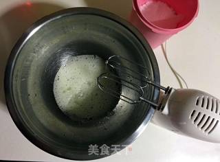 黑芝麻酱戚风蛋糕的做法步骤：4