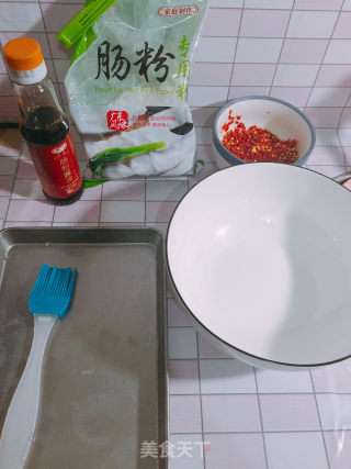 开胃早餐酸萝卜肠粉的做法步骤：1