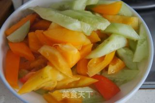 糖蒜黄瓜西红柿的做法步骤：2