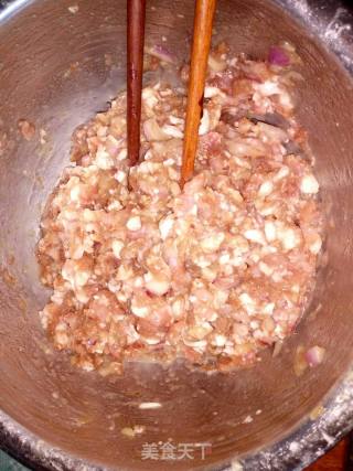 洋葱馄饨的做法步骤：2