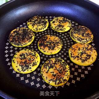 自制豆沙馅儿南瓜饼的做法步骤：15