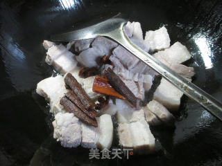 鸡蛋烧五花肉的做法步骤：4