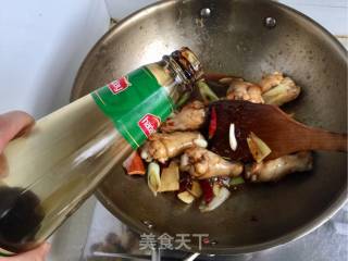白萝卜烧翅根的做法步骤：13