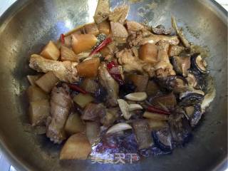 白萝卜烧翅根的做法步骤：19
