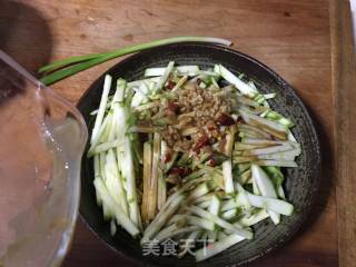 凉拌西葫芦丝的做法步骤：8