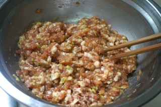 猪肉豆角胡萝卜烫面蒸饺的做法步骤：3