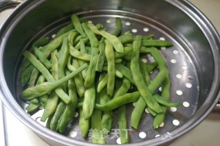 猪肉豆角胡萝卜烫面蒸饺的做法步骤：4