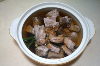 排骨煲的做法步骤：4