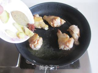 香菇烧鸡翅根的做法步骤：3