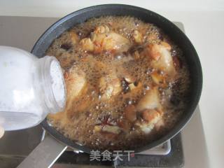 香菇烧鸡翅根的做法步骤：9