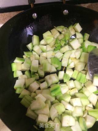 丝瓜炒鸡蛋的做法步骤：4