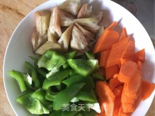 王莲炒肉的做法步骤：4