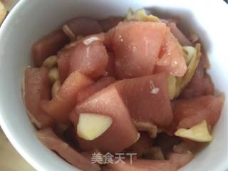 王莲炒肉的做法步骤：5