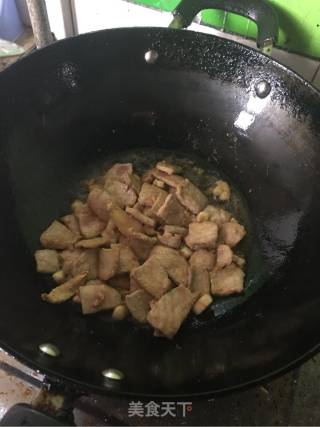 王莲炒肉的做法步骤：6