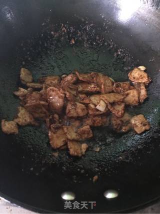 王莲炒肉的做法步骤：7