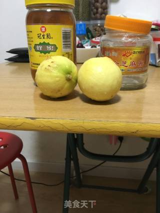 柠檬蜂蜜水的做法步骤：1