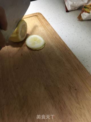 柠檬蜂蜜水的做法步骤：3