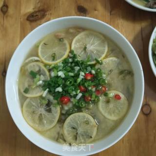 酸菜柠檬水煮鱼的做法步骤：7