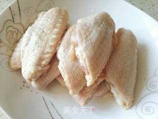 芦笋腊味鸡翅的做法步骤：1