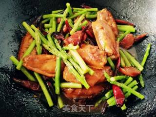 芦笋腊味鸡翅的做法步骤：9