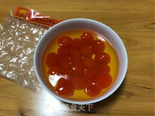 赏味中秋、乐享团圆【广式豆沙蛋黄月饼】的做法步骤：3