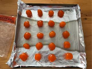 赏味中秋、乐享团圆【广式豆沙蛋黄月饼】的做法步骤：4