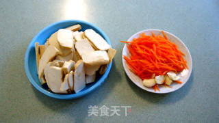蚝油烩木耳豆腐的做法步骤：2