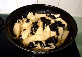蚝油烩木耳豆腐的做法步骤：8
