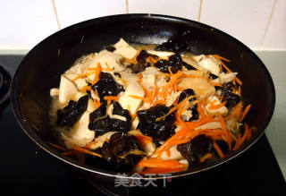 蚝油烩木耳豆腐的做法步骤：10