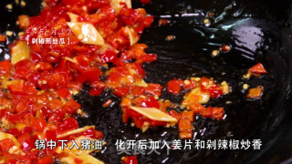 剁椒煎丝瓜的做法步骤：3
