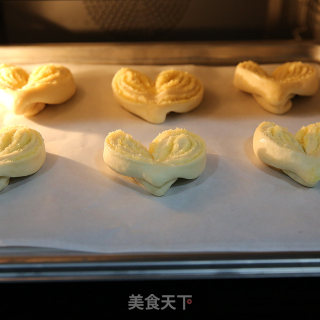daogrs七夕甜蜜浪漫表白——心形椰蓉面包的做法步骤：14